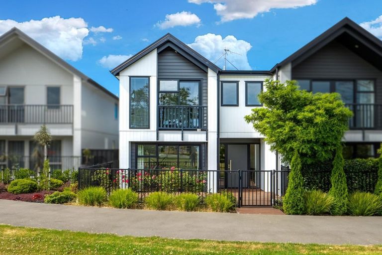 Photo of property in 17 Holmes Hanover Lane, Halswell, Christchurch, 8025