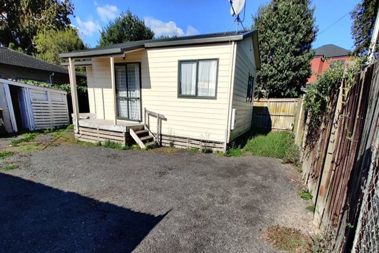Photo of property in 12a Franklin Avenue, Hokowhitu, Palmerston North, 4410