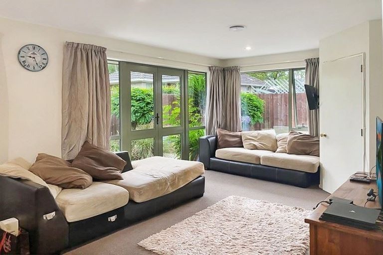 Photo of property in 17a Truman Road, Bryndwr, Christchurch, 8053