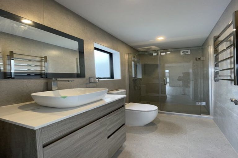 Photo of property in 26a Reeves Road, Pakuranga, Auckland, 2010