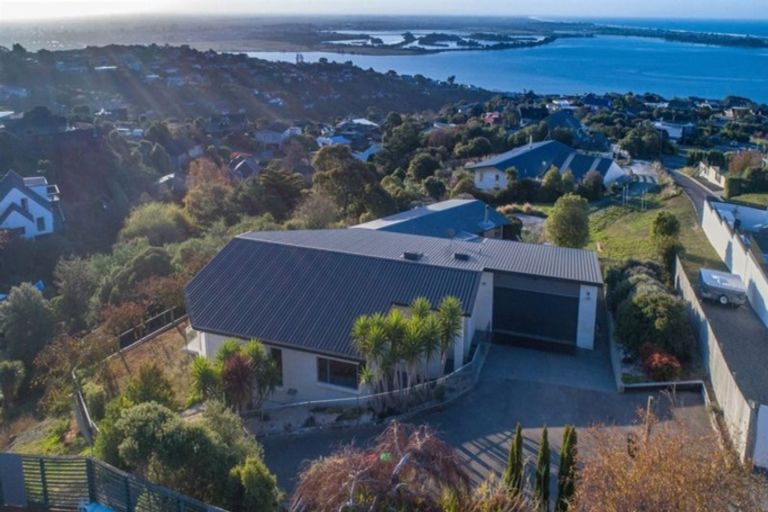 Photo of property in 19 Luxton Place, Mount Pleasant, Christchurch, 8081