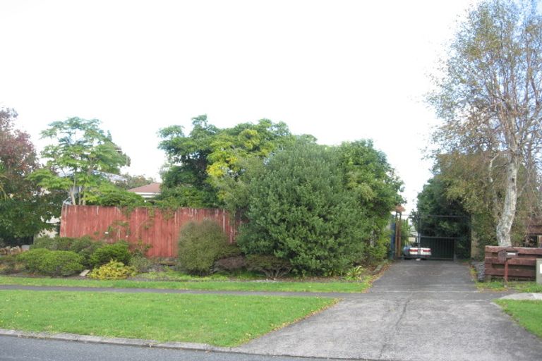 Photo of property in 45 Chatsworth Crescent, Pakuranga Heights, Auckland, 2010