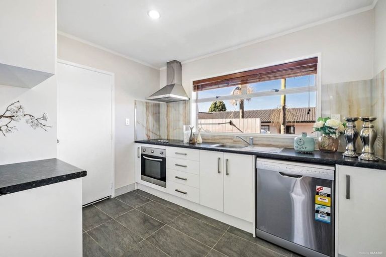 Photo of property in 1/19 Fortunes Road, Half Moon Bay, Auckland, 2012