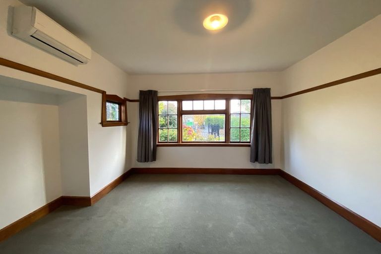 Photo of property in 102 Hawford Road, Opawa, Christchurch, 8023