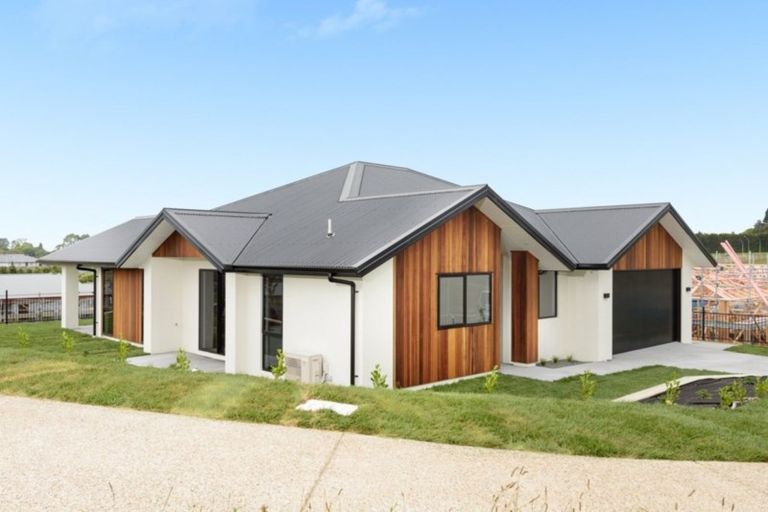 Photo of property in 4 Manotini Way, Pyes Pa, Tauranga, 3112
