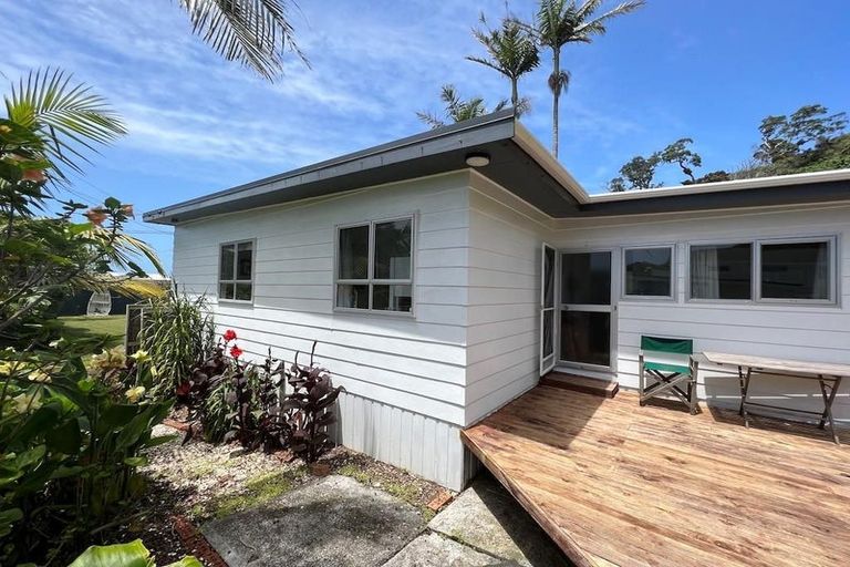 Photo of property in 221 Oakura Road, Oakura, Hikurangi, 0184