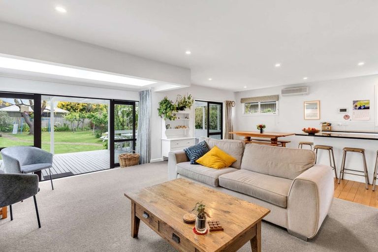 Photo of property in 10 Claxton Place, Saint Martins, Christchurch, 8022