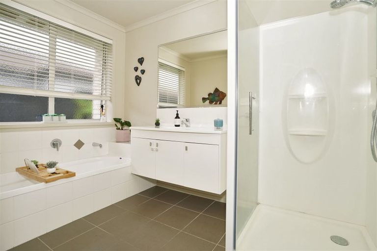 Photo of property in 20 Winchester Place, Rototuna North, Hamilton, 3210