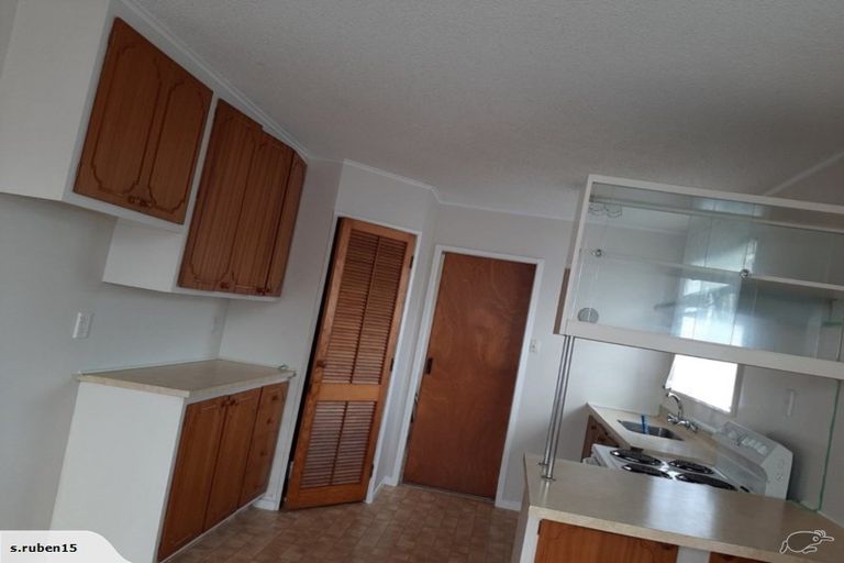 Photo of property in 16 Forest Hill Road, Henderson, Auckland, 0612