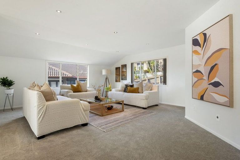 Photo of property in 6 Kittiwake Drive, Schnapper Rock, Auckland, 0632