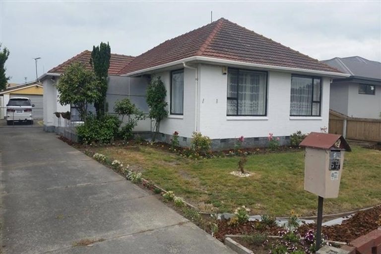 Photo of property in 55 Bickerton Street, Wainoni, Christchurch, 8061
