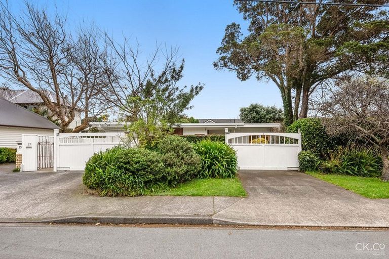 Photo of property in 27 Penrose Street, Woburn, Lower Hutt, 5010