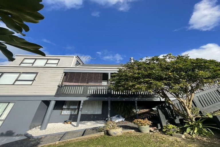 Photo of property in 77 Spence Road, Henderson, Auckland, 0612