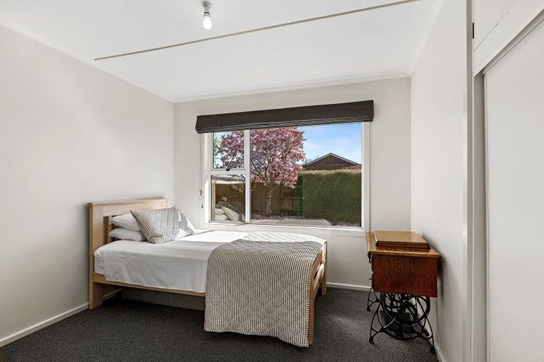 Photo of property in 70a Toorak Avenue, Avonhead, Christchurch, 8042