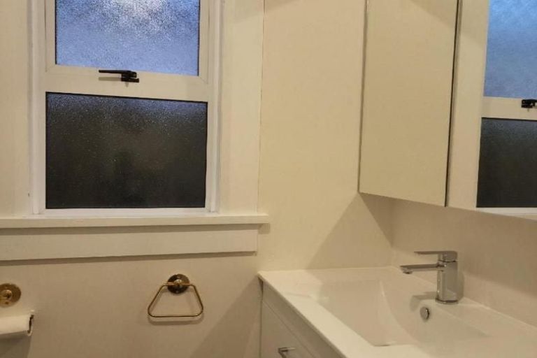 Photo of property in 22 Princes Street, Fitzroy, New Plymouth, 4312