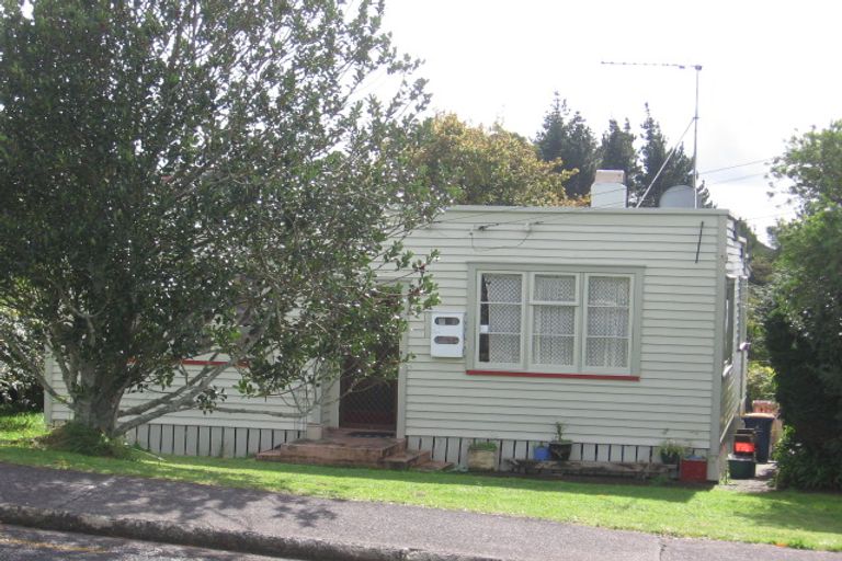 Photo of property in 1/20a Eastglen Road, Glen Eden, Auckland, 0602