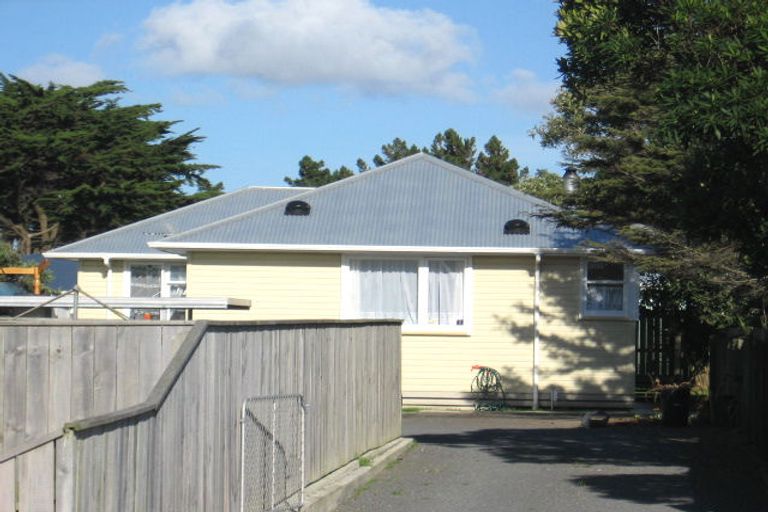 Photo of property in 12a Whanga Crescent, Titahi Bay, Porirua, 5022