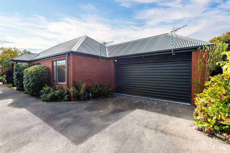 Photo of property in 2/76 Saint Albans Street, St Albans, Christchurch, 8014