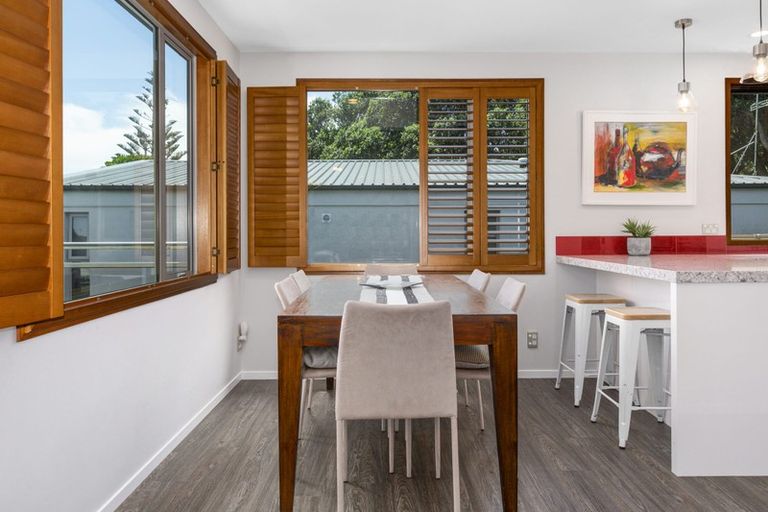 Photo of property in 6a Sunset Parade, Plimmerton, Porirua, 5026