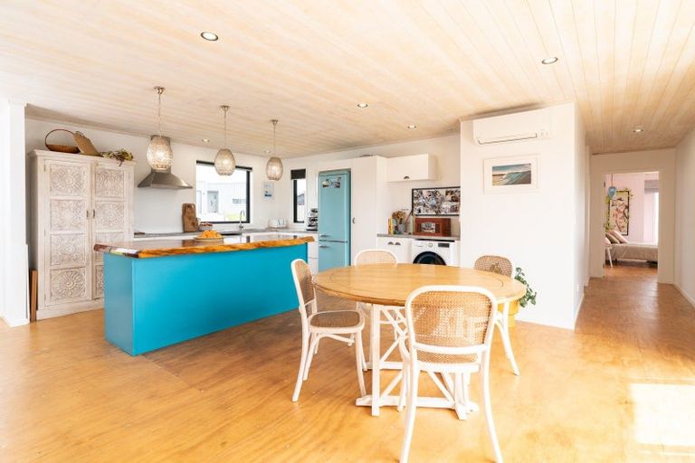 Photo of property in 19 Tunarau Street, Raglan, 3225