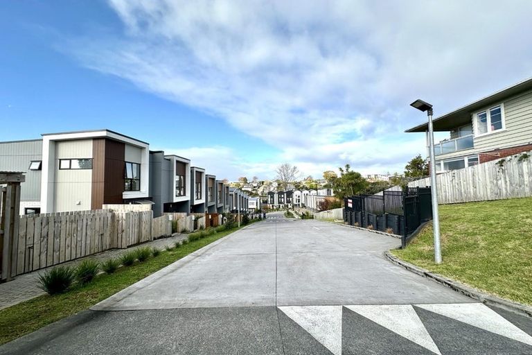 Photo of property in 3 Morihana Close, Glen Eden, 0602