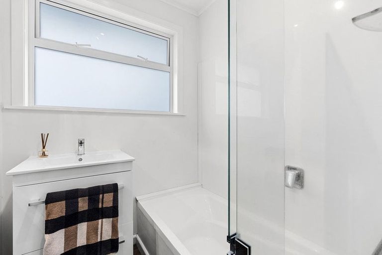 Photo of property in 56 Brois Street, Frankleigh Park, New Plymouth, 4310