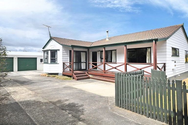 Photo of property in 4 Southview Place, Wattle Downs, Auckland, 2102