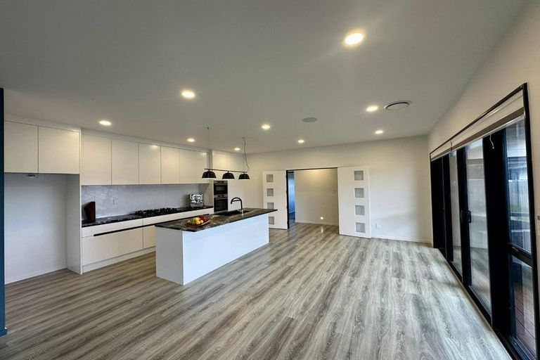 Photo of property in 203 Matua Road, Kumeu, 0810