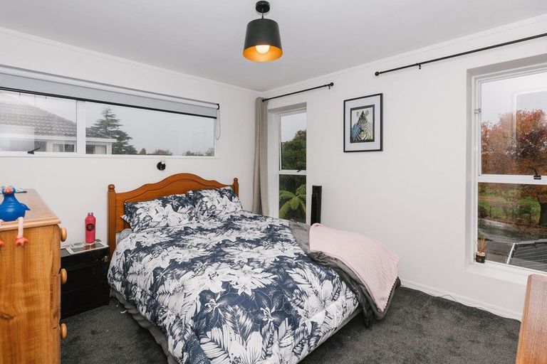 Photo of property in 23b Pahiatua Street, Hokowhitu, Palmerston North, 4410