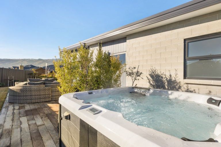 Photo of property in 1 Smitham Drive, Cromwell, 9310