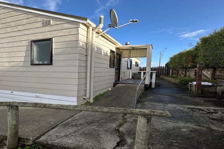 Photo of property in 22 Mcneil Street, Balclutha, 9230