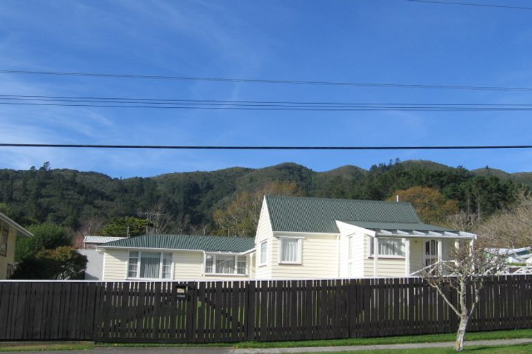 Photo of property in 367 Stokes Valley Road, Stokes Valley, Lower Hutt, 5019