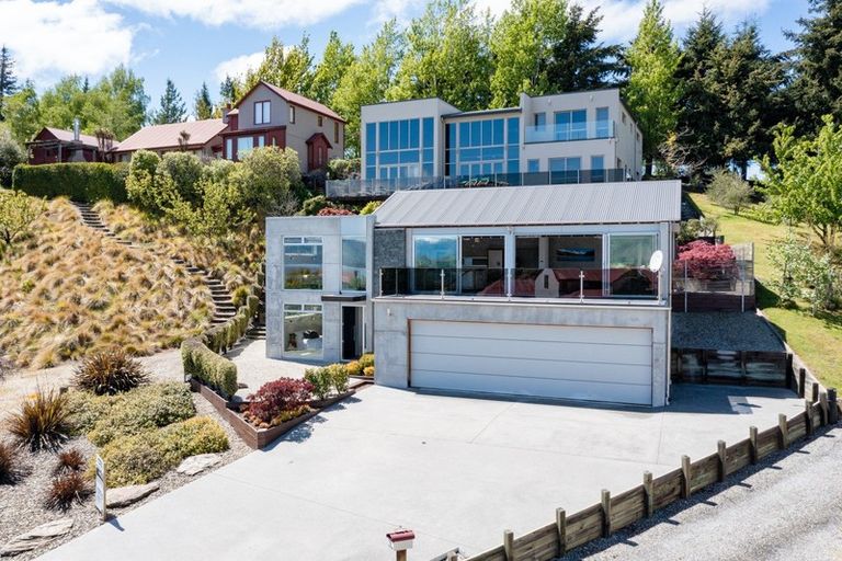 Photo of property in 2 Tenby Street, Wanaka, 9305