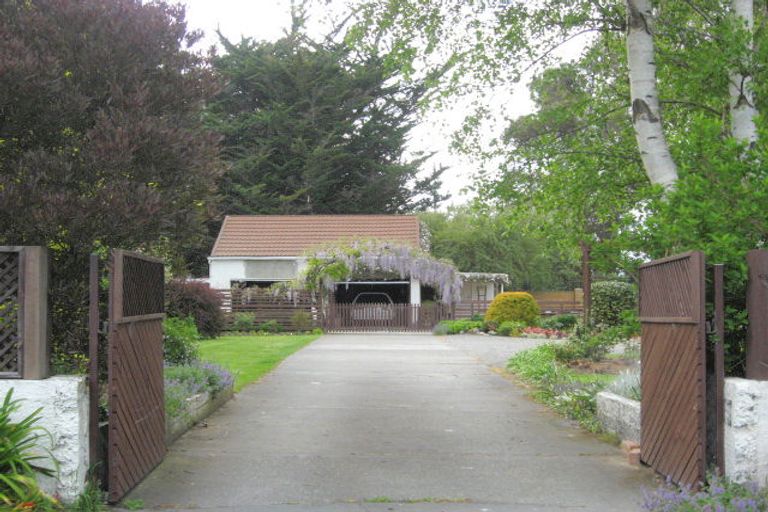 Photo of property in 146 Main North Road, Woodend, 7610