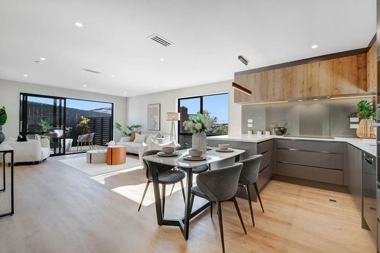 Photo of property in 8/32 Beulah Avenue, Rothesay Bay, Auckland, 0630