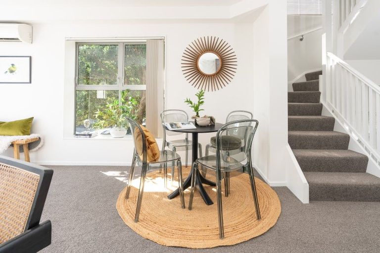 Photo of property in 1/12 Agra Crescent, Khandallah, Wellington, 6035