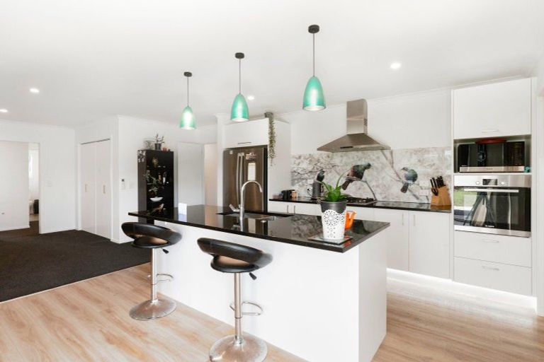 Photo of property in 11 Te Wiremu Lane, Otaki, 5512