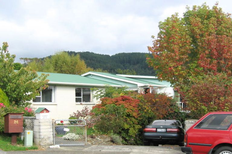 Photo of property in 22 Harewood Grove, Pinehaven, Upper Hutt, 5019