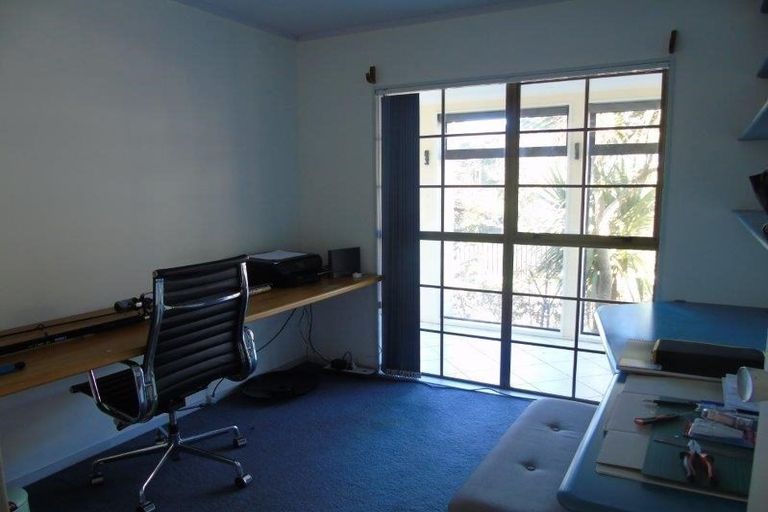 Photo of property in 48 Percy Dyett Drive, Karori, Wellington, 6012