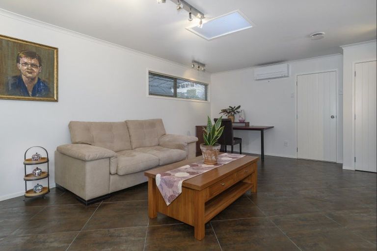 Photo of property in 69 Omokoroa Road, Omokoroa, 3114