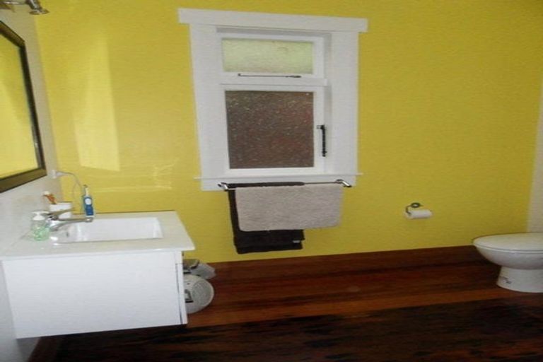 Photo of property in 19 Austin Street, Mount Victoria, Wellington, 6011