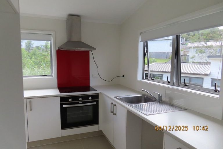 Photo of property in 15 Fernhaven Place, Massey, Auckland, 0614