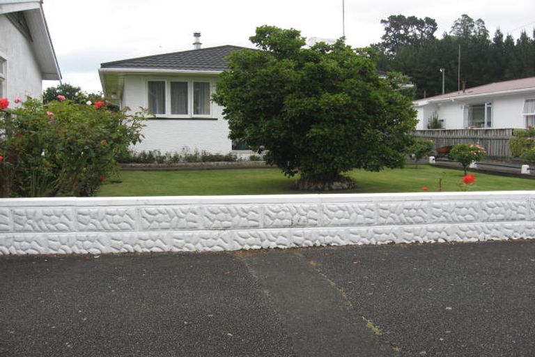 Photo of property in 3 Terrace Street, Aramoho, Whanganui, 4500