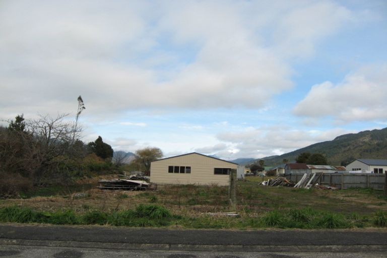 Photo of property in 6 Cromwell Street, Murchison, 7007