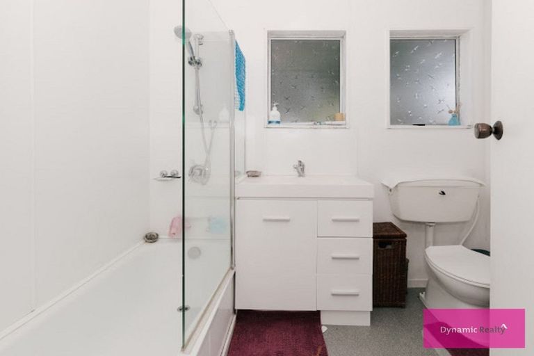 Photo of property in 37 Rhodes Drive, Kelvin Grove, Palmerston North, 4414