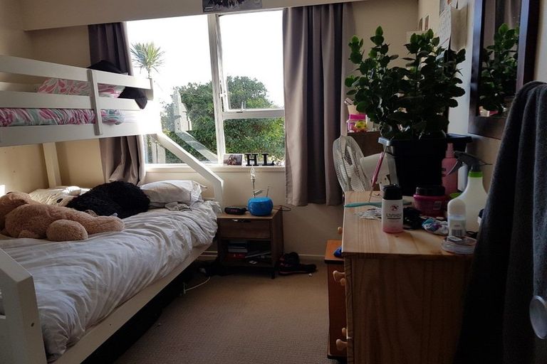 Photo of property in 31 Waimumu Road, Massey, Auckland, 0614