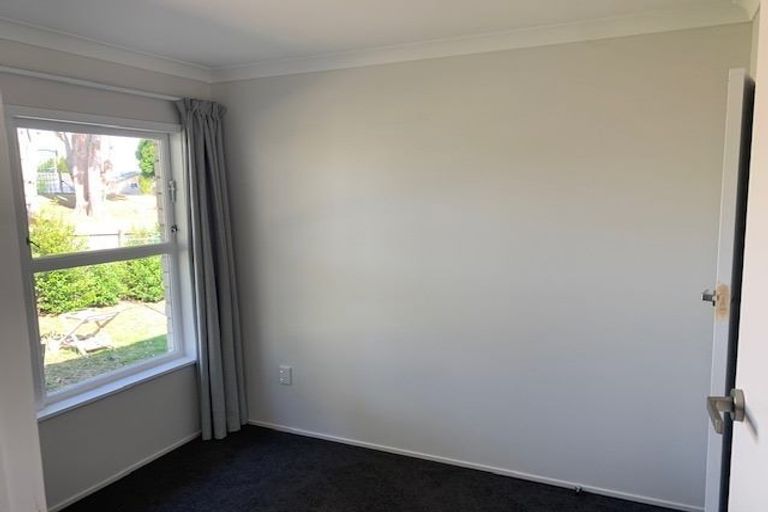 Photo of property in 2/22 Gladys Avenue, Glenfield, Auckland, 0629