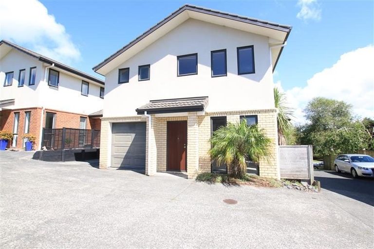 Photo of property in 3/31 Orwell Road, Greenhithe, Auckland, 0632