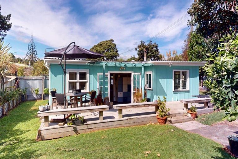 Photo of property in 4 Gloucester Street, Waitarere Beach, Levin, 5510