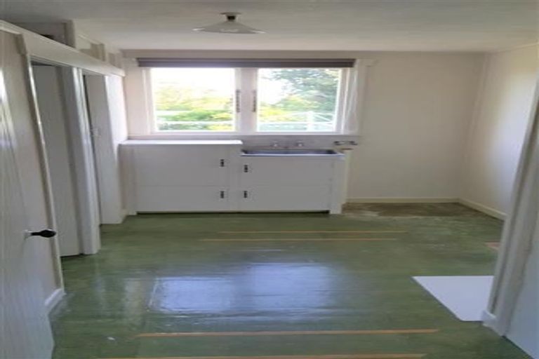 Photo of property in 18 Bell Street, Welbourn, New Plymouth, 4310